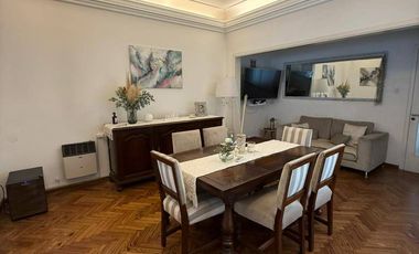 Casa en venta tres dormitorios c/ cochera en La Plata