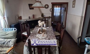 Casa en venta c/ cochera en 9 de Julio