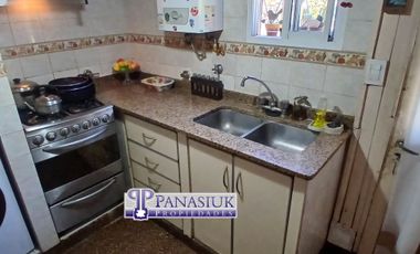 Casa en venta c/ cochera en 9 de Julio