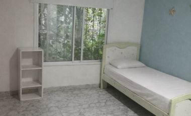 Casa con Departamento en venta en Rafael Castillo
