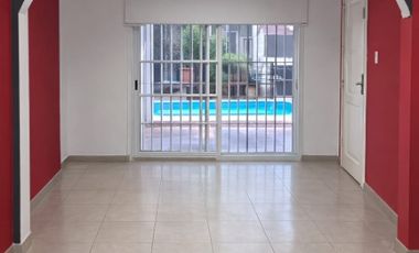 Casa con Departamento en venta en Rafael Castillo