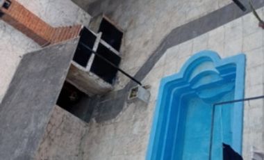 Casa con Departamento en venta en Rafael Castillo