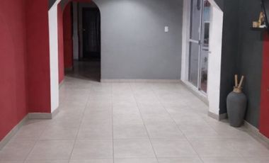 Casa con Departamento en venta en Rafael Castillo