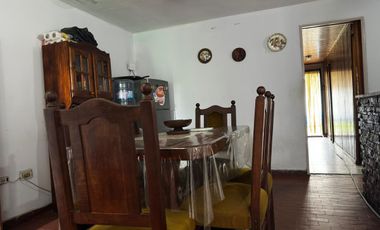 CASA 3 DORMITORIOS + MONOAMBIENTE + QUINCHO