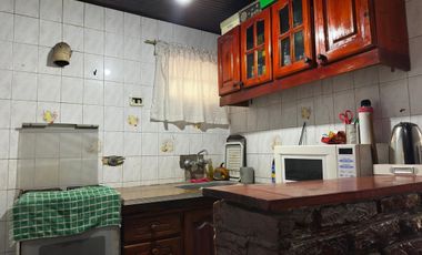 CASA 3 DORMITORIOS + MONOAMBIENTE + QUINCHO