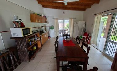 Casa en Caima, 2 dorm, quincho, pileta, bajada río