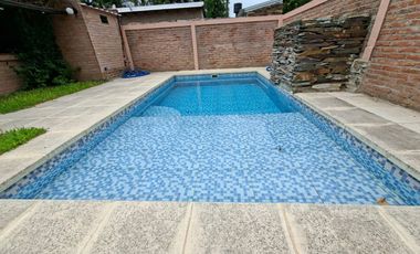 Casa en Caima, 2 dorm, quincho, pileta, bajada río