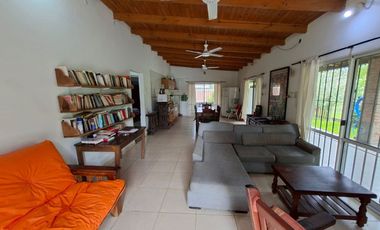 Casa en Caima, 2 dorm, quincho, pileta, bajada río