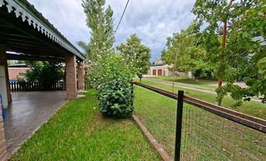 Casa en Caima, 2 dorm, quincho, pileta, bajada río
