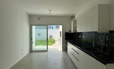 ALQUILER CASA BARRIO DOCTA, A ESTRENAR CORDOBA