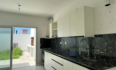 ALQUILER CASA BARRIO DOCTA, A ESTRENAR CORDOBA