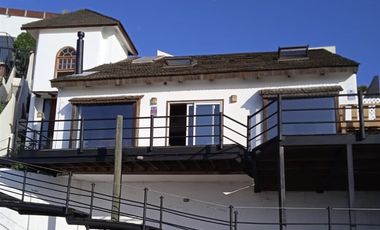 Casa en Arriendo en Preciosa casa con vista al mar en calle Las Perlas en Subida del Encanto Reñaca