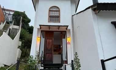 Casa en Arriendo en Preciosa casa con vista al mar en calle Las Perlas en Subida del Encanto Reñaca