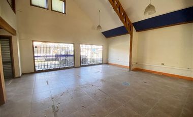 Local Comercial en Arriendo en Saturnino Epulef