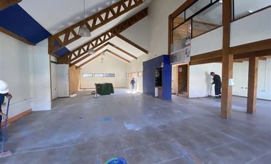 Local Comercial en Arriendo en Saturnino Epulef