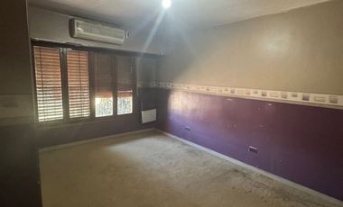 VENTA CHALET 2 PLANTAS 5 AMBIENTES CON QUINCHO
