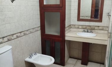 VENTA CHALET 2 PLANTAS 5 AMBIENTES CON QUINCHO