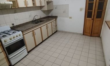 VENTA CHALET 2 PLANTAS 5 AMBIENTES CON QUINCHO