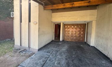 VENTA CHALET 2 PLANTAS 5 AMBIENTES CON QUINCHO