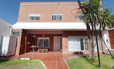 VENTA PH 4 AMB TAPIALES COCHERA PARQUE PISCINA