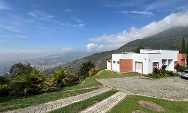 Casa en Arriendo Ubicado en Bello Codigo 1422