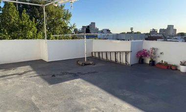 VENTA GALPON CON DEPARTAMENTOS  LANUS OESTE