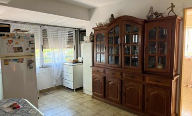 VENTA GALPON CON DEPARTAMENTOS  LANUS OESTE
