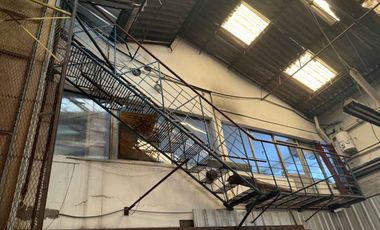 VENTA GALPON CON DEPARTAMENTOS  LANUS OESTE