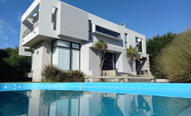CARILO - Cod 501 - VENTA a 1 cuadra de la playa! Alquiler