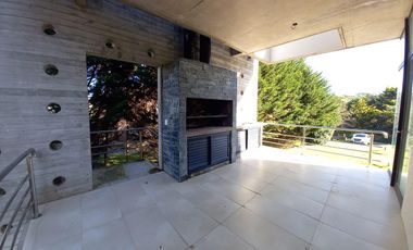 CARILO - Cod 501 - VENTA a 1 cuadra de la playa! Alquiler