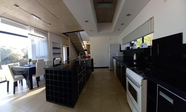 CARILO - Cod 501 - VENTA a 1 cuadra de la playa! Alquiler