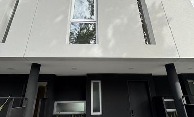 Duplex Minimalistas de categoría a estrenar. Florida.