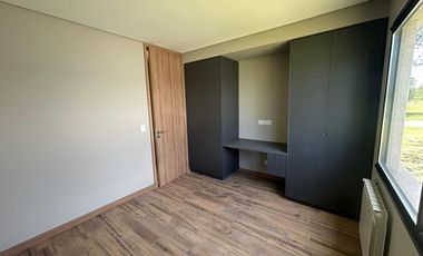 Venta moderna casa 3 dormitorios en La Rinconada, Ibarlucea!!