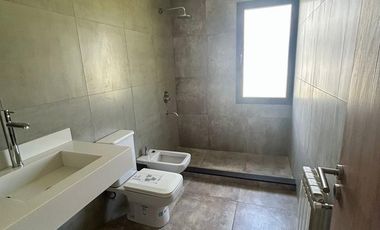 Venta moderna casa 3 dormitorios en La Rinconada, Ibarlucea!!