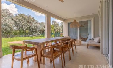 Venta - Casa en Pilará - Tilbury - 5 dormitorios - Con Finaciación