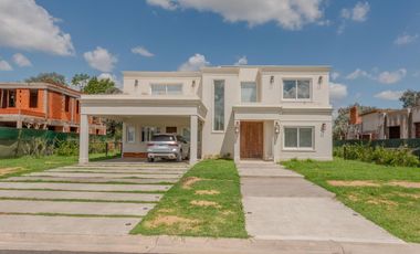 Venta - Casa en Pilará - Tilbury - 5 dormitorios - Con Finaciación