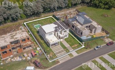 Venta - Casa en Pilará - Tilbury - 5 dormitorios - Con Finaciación