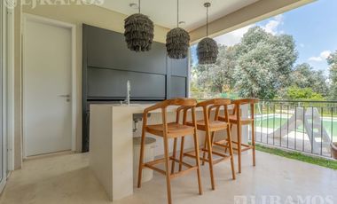 Venta - Casa en Pilará - Tilbury - 5 dormitorios - Con Finaciación