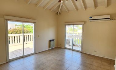 EL BALCÓN DE VALLE ESCONDIDO -CASA 3 DORMITORIOS FRENTE A ESPACIO VERDE