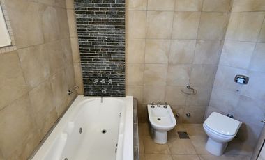 EL BALCÓN DE VALLE ESCONDIDO -CASA 3 DORMITORIOS FRENTE A ESPACIO VERDE