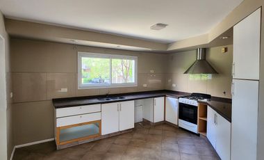 EL BALCÓN DE VALLE ESCONDIDO -CASA 3 DORMITORIOS FRENTE A ESPACIO VERDE