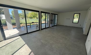 CASA EN VENTA EN SAN JUAN CHICO