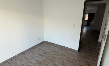 Departamento en  Alquiler de 3 ambientes con patio