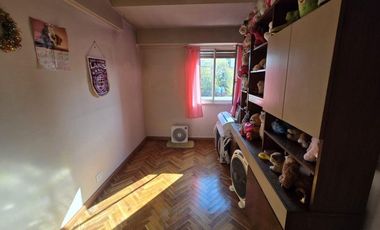 OPORTUNIDAD Depto 3 ambientes al frente. Lanus