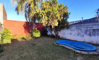 Casa en  venta. 3 Dormitorios + Patio + Cochera