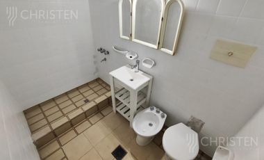 Casa en  venta. 3 Dormitorios + Patio + Cochera