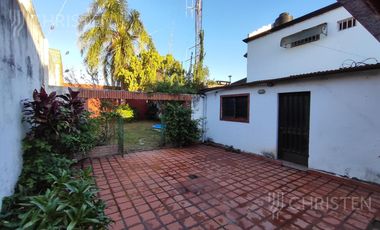 Casa en  venta. 3 Dormitorios + Patio + Cochera