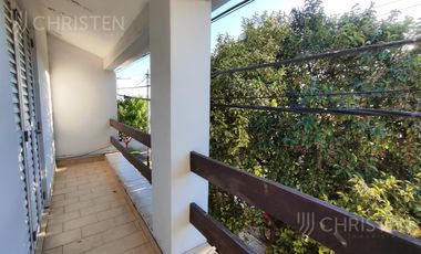 Casa en  venta. 3 Dormitorios + Patio + Cochera