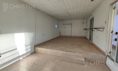 Casa en  venta. 3 Dormitorios + Patio + Cochera