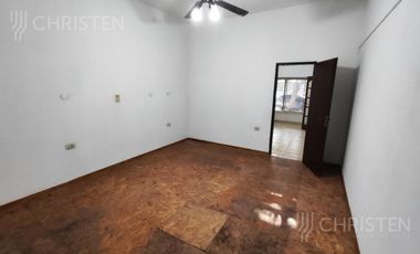 Casa en  venta. 3 Dormitorios + Patio + Cochera